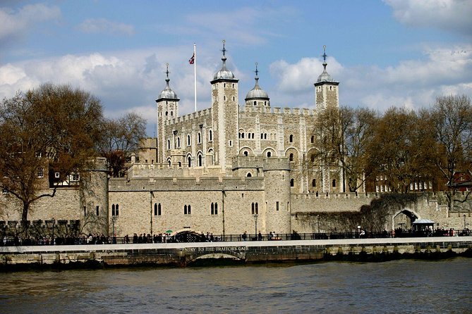 London Vintage Bus Tour Including River Thames Cruise with Optional Lunch - The Thames cruise takes about 30 minutes