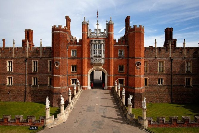 London, Windsor Castle, Hampton Court Palace with Free Snack Pack - The practical shape of this 10-hour day