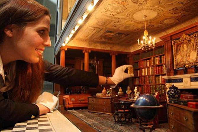London, Windsor Castle, Hampton Court Palace with Free Snack Pack - Who should choose this tour?