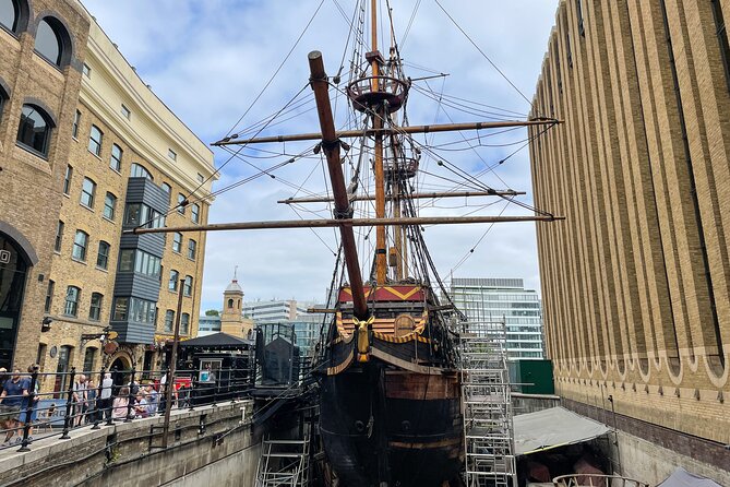 London Witches and History Walking Tour - Shakespeare’s Globe and the witch behind the play