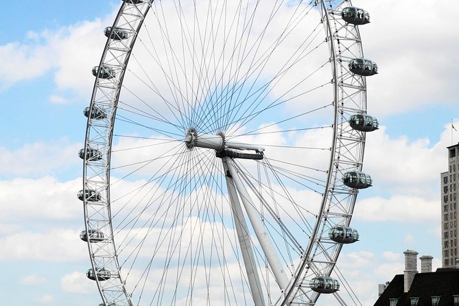 Lunch River Cruise on the Thames with 2-Course Meal - What lunch is like onboard