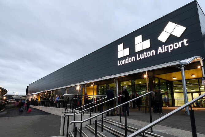Luton Airport Taxi - Private Transfer to/from London - Leaving Luton Airport after landing