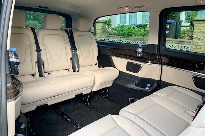 Luton Airport To Oxford Private Transfer - Meeting your driver after landing