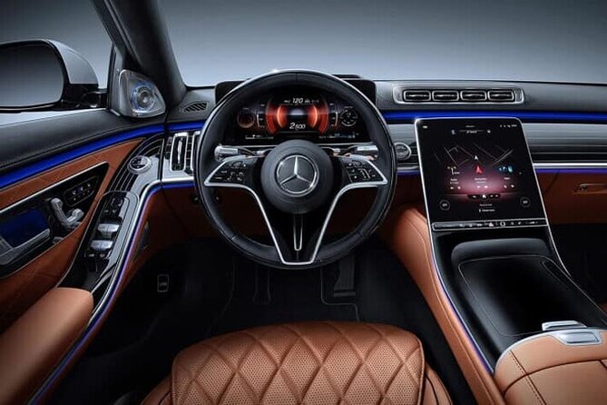 Luxury Car Departure from Central London to Heathrow Airport LHR - Leaving central London in a private car