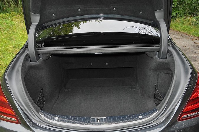Luxury Car Departure from Central London to Heathrow Airport LHR - Is $141.06 per person a fair price?