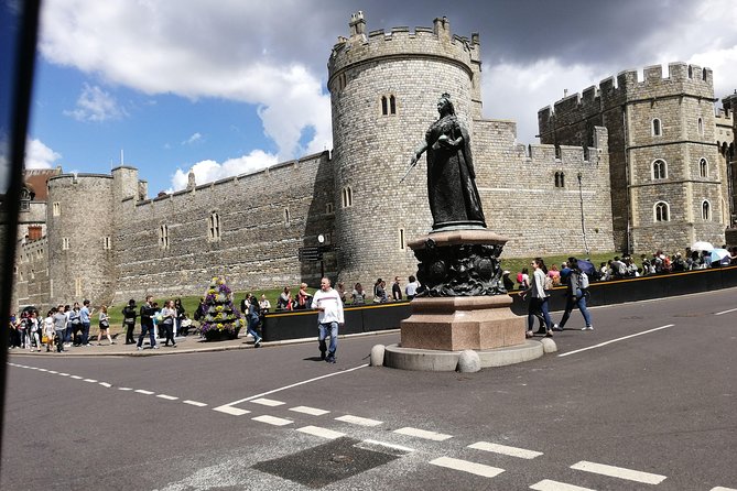 Luxury Private Vehicle Day Hire from & to London via Stonehenge & Windsor Castle - The midday transfer to Windsor