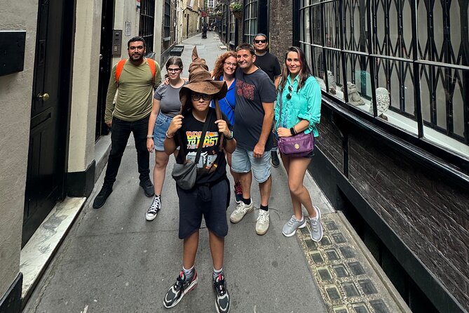 Magical Harry Potter tour in Spanish, ! You choose the option! - Cecil Court, Diagon Alley, and your Hogwarts house
