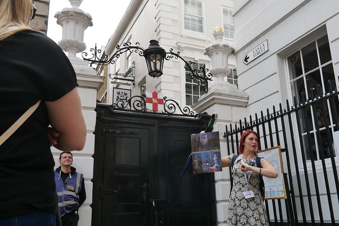 Mary Poppins Small Group Walking Tour of London - Fleet Street, the Bird Lady, and film details