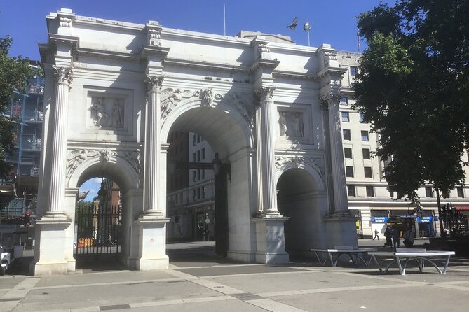 Mayfair and Belgravia Private Walking Tour - Hotels, gardens, and famous names in Mayfair