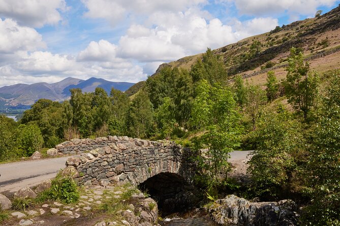 Mountain Goat Full Day Tour: Ten Lakes from Oxenholme - Reservoir views and the route beyond the headline stops
