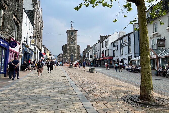 Northern Lake District: Self Guided Walking Tour of Keswick - Derwent Isle and the lake jetties