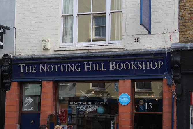 Notting Hill Tour - The Travel Bookshop and its real-life connection