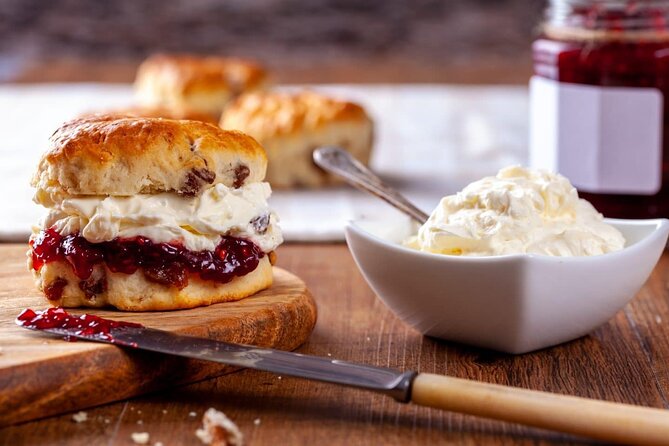 Notting Hill Walking Tour with Cream Tea - Kensington Gardens and the Princess Diana memorial