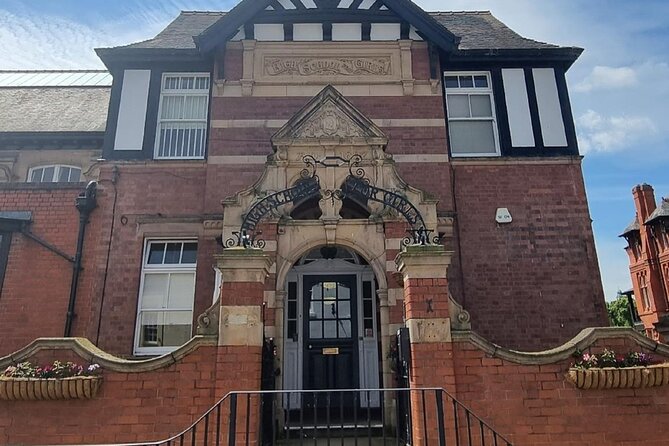 On the Origins of Charles Darwin: A Self-Guided Audio Tour of Shrewsbury - Dogpole and Wyle Cop: Shrewsbury’s street names