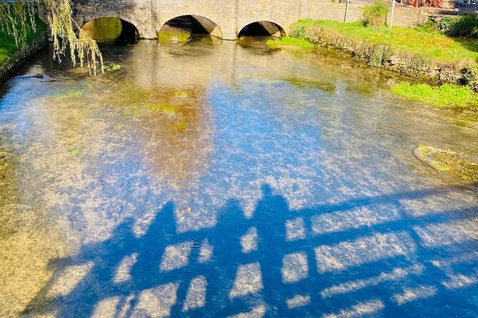 One Day Tour from London to The Cotswolds - Three hours beside the River Windrush in Bourton-on-the-Water