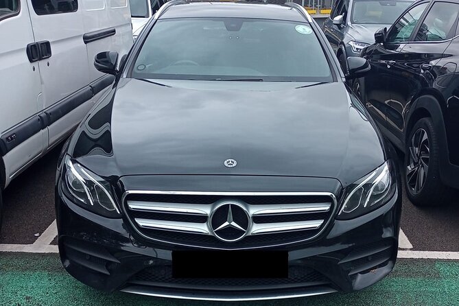 One Way Taxi Transfer from Gatwick Airport to Heathrow Airport - The Vehicle Question: Saloon or Mercedes V-Class?