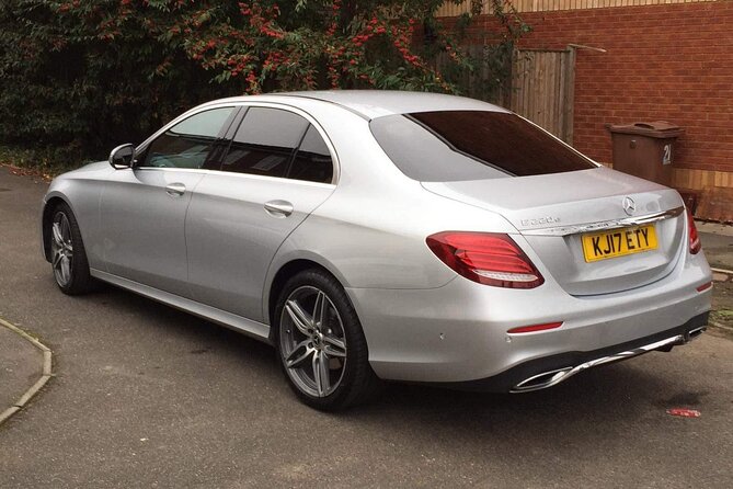 One Way Taxi Transfer from Heathrow Airport to City Airport - A private car for up to three passengers