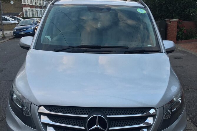 One Way Taxi Transfer from Heathrow Airport to Gatwick Airport - The roughly 90-minute ride to Gatwick
