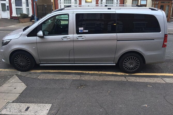 One Way Taxi Transfer from London to Heathrow Airport - What the airport arrival is like
