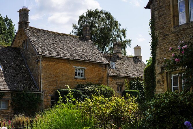 Oxford and Cotswolds Tour with Country Pub Lunch from London - Bibury and Arlington Row