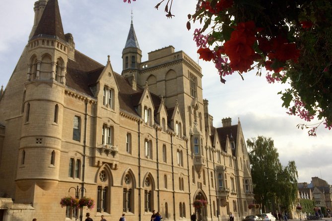 Oxford Official University & City Tour - The Martyrs’ Memorial and Oxford’s darker story