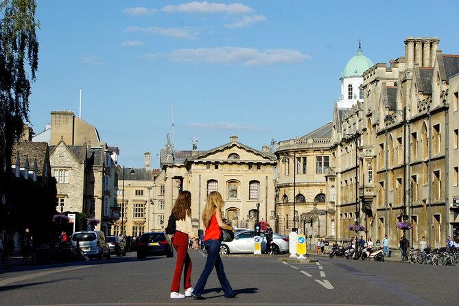 Oxford Official University & City Tour - The Bodleian Library from the outside