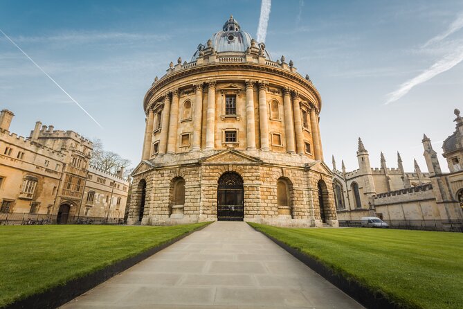 Oxford Official University & City Tour - Radcliffe Camera and the heart of Oxford