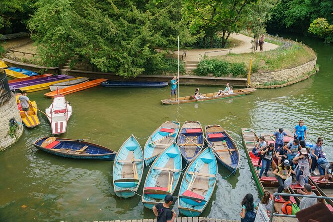 Oxford University Walking Tour by Alumni™ & Optional New College - Oriel College and the difficult side of Oxford’s past