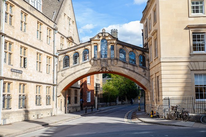 Oxford University Walking Tour With University Alumni Guide - What the two-hour pace feels like