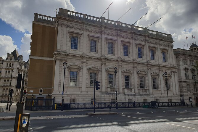 Palaces, Parliament & Power: A Walking Tour of London's Royal City - Why this royal-city walk works well