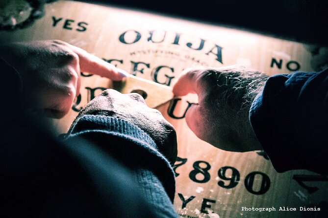 Paranormal ActivityTour in Old London - Ending at a traditional London gin palace