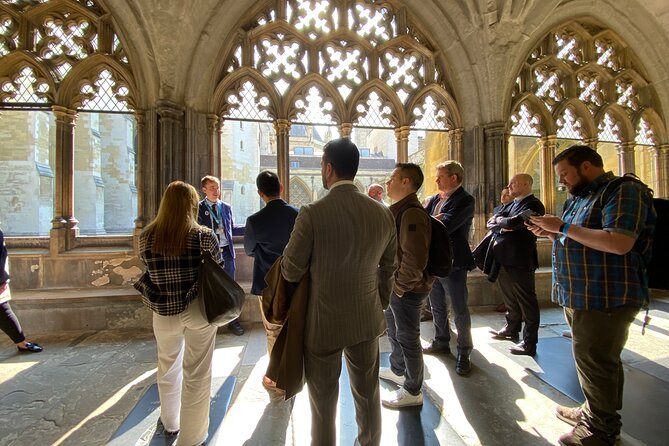Priority Access Westminster Abbey Tour with a Professional Guide - Entering Westminster Abbey with a small group