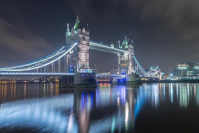 Private 2-Hour Night Tour of London in an Iconic Black Cab - Tower of London under floodlights