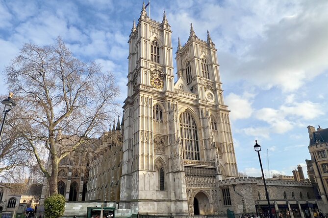 Private 5-Hour London Tour with Pickup – Explore Iconic Landmarks - What kind of London outing is this?
