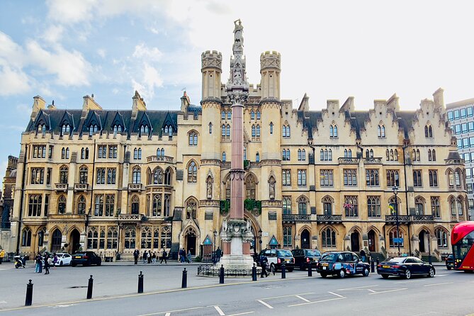 Private 5-Hour London Tour with Pickup – Explore Iconic Landmarks - Piccadilly Circus, Leicester Square, and Trafalgar Square