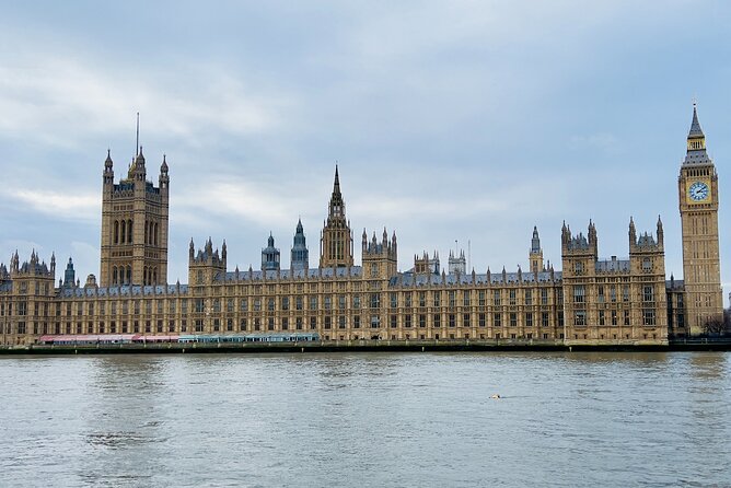Private 5-Hour London Tour with Pickup – Explore Iconic Landmarks - Buckingham Palace, Harrods, and the royal quarter