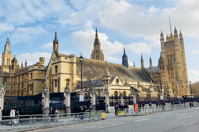 Private 5-Hour London Tour with Pickup – Explore Iconic Landmarks - Driver service and the guide question