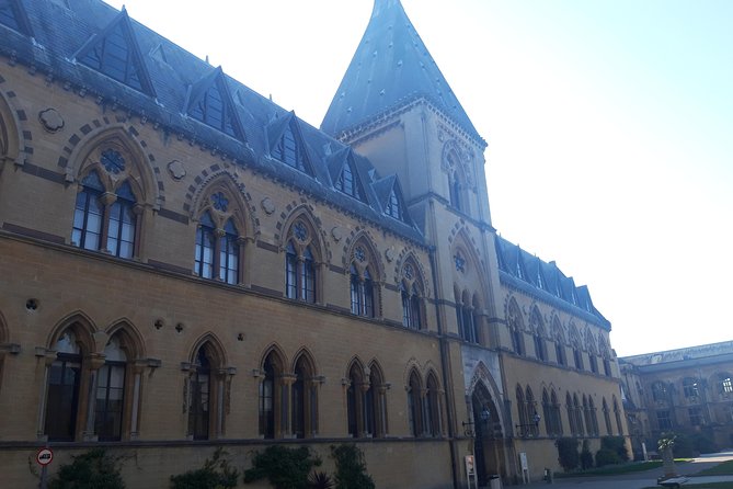 Private Airport Arrival or Departure Transfer Heathrow Airport to or from Oxford - Who will get the most from this service