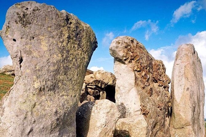 Private Archaeologist Guided Tour Stonehenge, Salisbury & Avebury - West Kennet Long Barrow: step inside a 5,500-year-old tomb