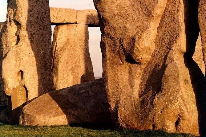Private Archaeologist Guided Tour Stonehenge, Salisbury & Avebury - Durrington Walls: where the builders gathered