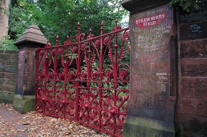 Private Beatles Car Tour, Penny Lane, Strawberry Field & childhood homes - Five things that make this Beatles tour useful