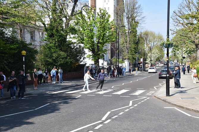 Private Beatles Taxi Tour of London - Soho, the Surgery, and the Beatles’ working world
