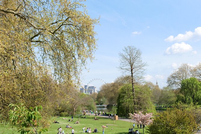 Private Bike or eBike Gold Classic Tour London - Buckingham Palace and the Changing of the Guard