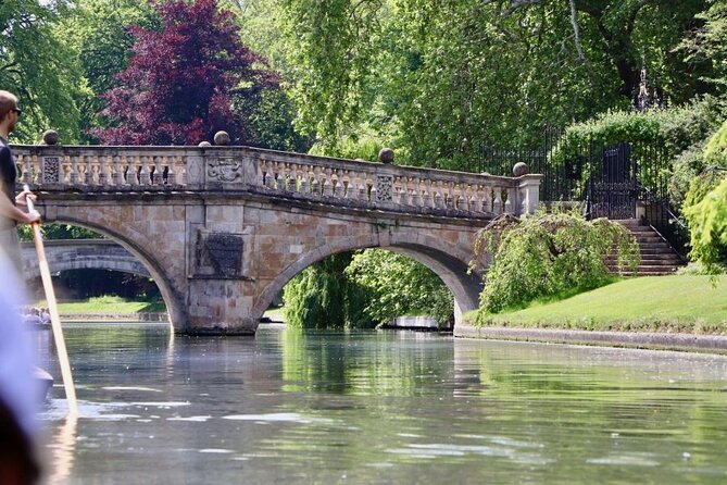 Private Cambridge Punting Tour - Queens College and the Mathematical Bridge