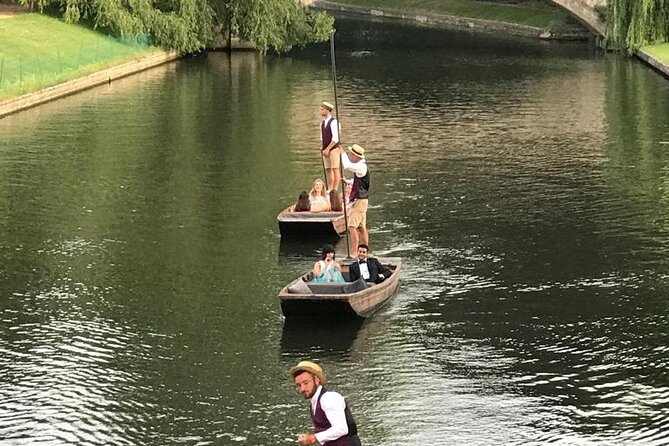 Private Cambridge Punting Tour - The Backs and seven riverside colleges