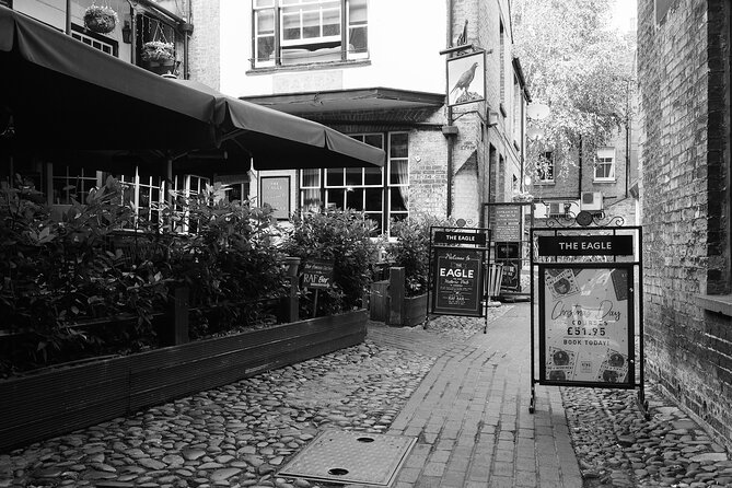 Private | Cambridge University Ghost Tour Led By University Alumni - Meeting beneath King’s College