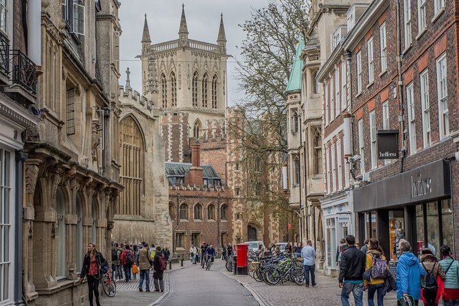 Private | Cambridge University Tour By Alumni™ & King's Chapel - Why an alumni guide changes the Cambridge walk