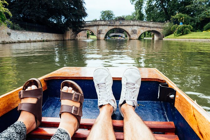 Private | Cambridge Walk & Punt Tour by Alumni™ & King's Chapel - Senate House and Cambridge graduation customs