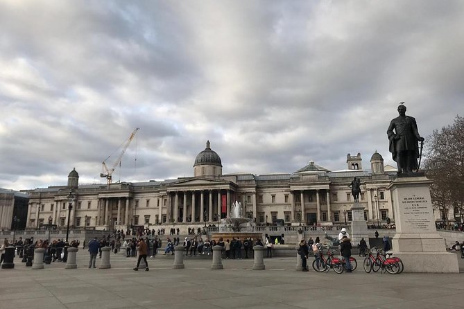 Private Chauffeur at your Disposal in London - Museums, shopping, and a proper lunch stop