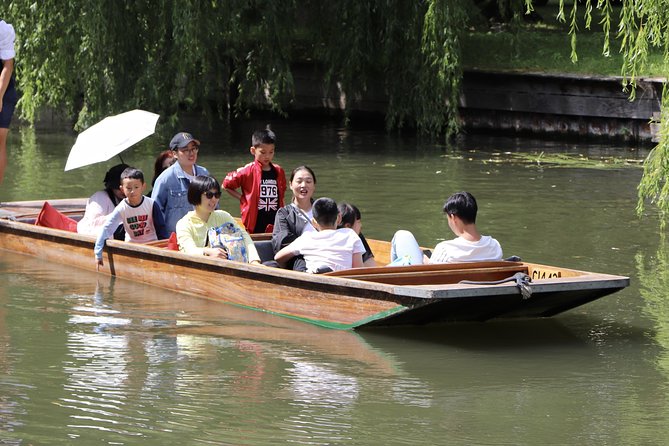 Private Chauffeur Punt Tour - Queen’s College and the Mathematical Bridge